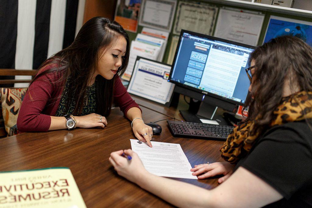 student resume review meeting