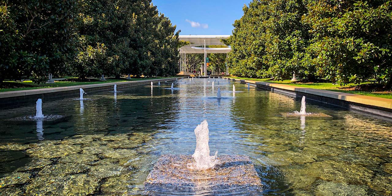 campus mall pool fountain